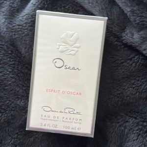 Oscar de la Renta parfume